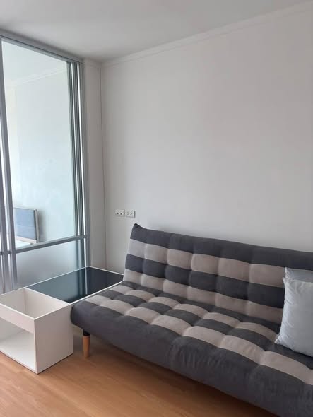 bedroom and living room of Lumpini Place Srinagarindra – Hua Mak Station
