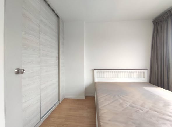 bedroom and room interior of Lumpini Place Srinagarindra – Hua Mak Station