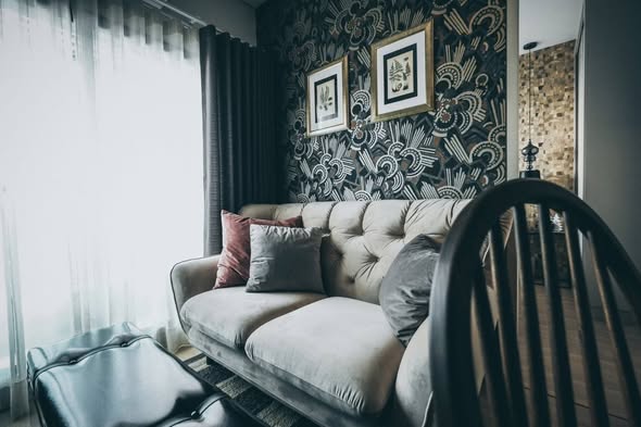 bedroom and living room of Lumpini Suite Phetchaburi – Makkasan
