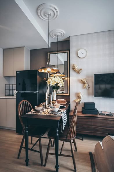 living room and room interior of Lumpini Suite Phetchaburi – Makkasan