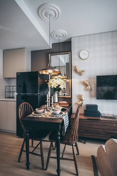 living room and room interior of Lumpini Suite Phetchaburi – Makkasan