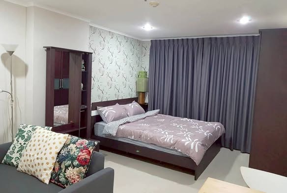 bedroom of Lumpini Sukhumvit 77