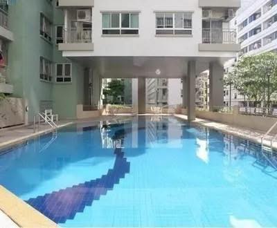 pool of Lumpini Ville Cultural Center