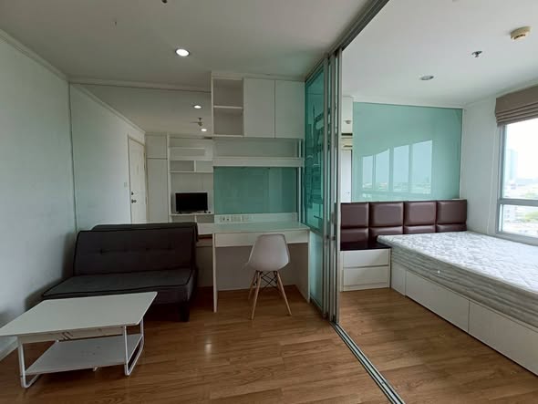 bedroom and room interior of Lumpini Ville La Salle – Bearing