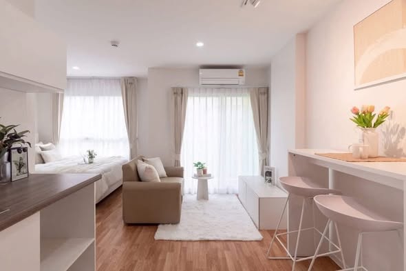 living room and bedroom of Lumpini Ville Pranangklao – Riverview.