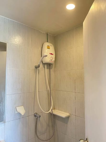 bathroom of Lumpini Ville Sukhumvit 76-Bearing Station 2
