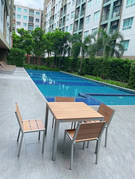 pool and room interior of Lumpini Ville Sukhumvit 76-Bearing Station 2