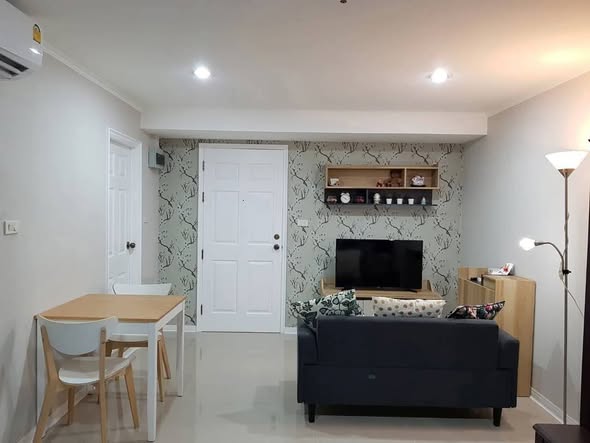living room of Lumpini Ville Sukhumvit 77-2