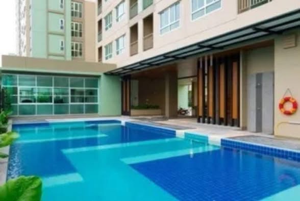 pool of Lumpini Ville Sukhumvit 77-2