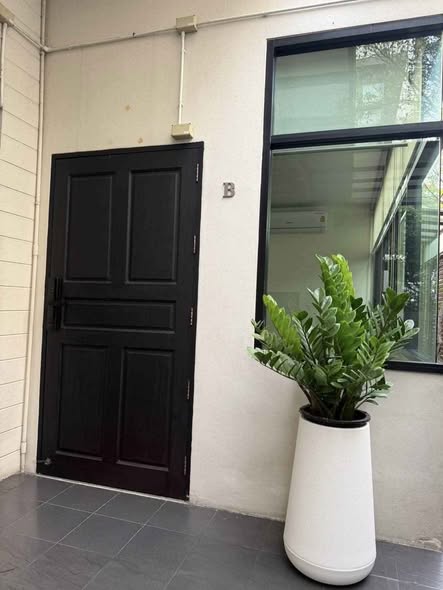 LUXURY HOME VILLAS LTD