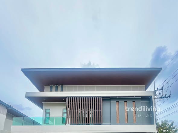 Luxury​ pool.villas