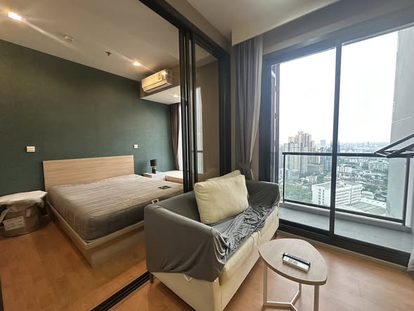 bedroom of M Jatujak