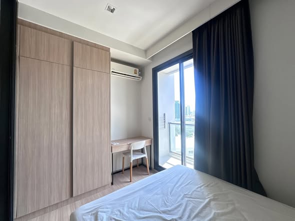 bedroom and room interior of M Jatujak