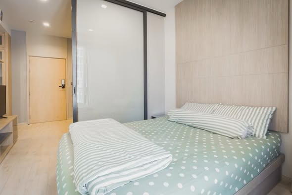 bedroom and room interior of M Thonglor 10