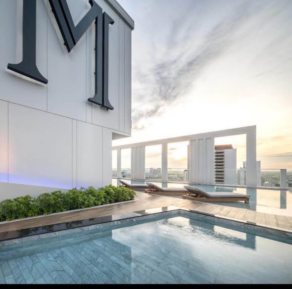 M Thonglor 10