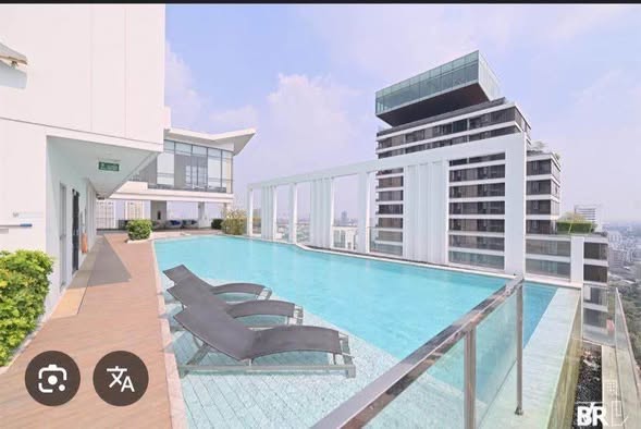 pool of M Thonglor 10