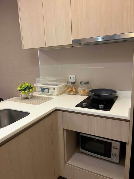 bathroom and kitchen of Maestro 14 Siam-Ratchathewi
