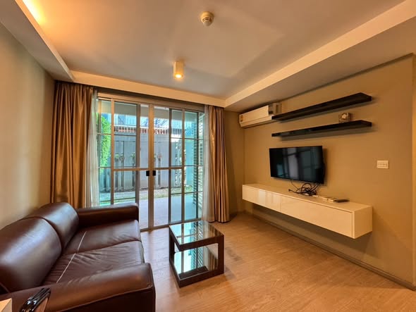 bedroom and living room of Maestro 39 Sukhumvit 39