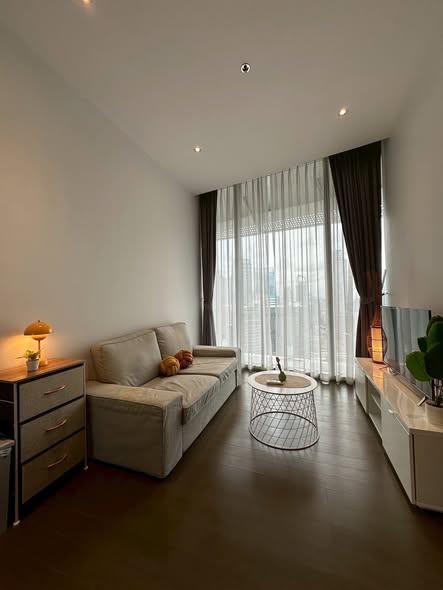 bedroom and living room of Magnolias Ratchadamri Boulevard