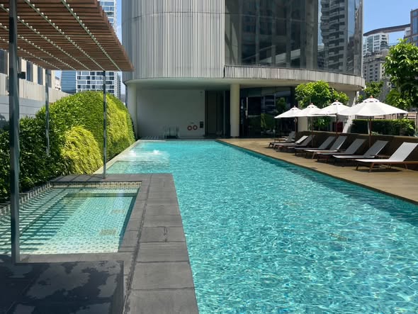 pool of Magnolias Ratchadamri Boulevard