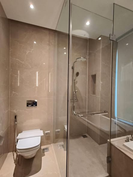 room interior and bathroom of Magnolias Waterfront Residences
