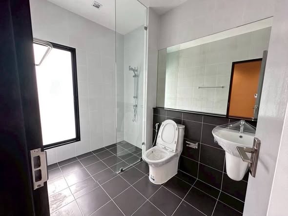 Malanan Modern Townhome