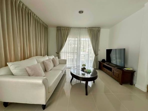 living room and bedroom of Mantana Onnut-Wongwaen 3 หมู่บ้านมัณฑนา อ่อนนุช-วงแหวน 3