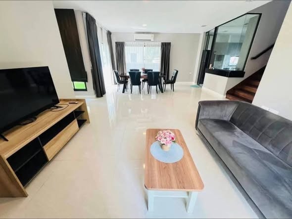bedroom and living room of Manthana Srinakarindra-Bangna