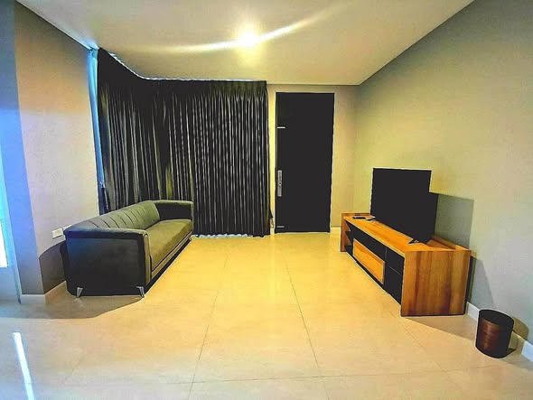 living room and bedroom of Manthana Srinakarindra-Bangna