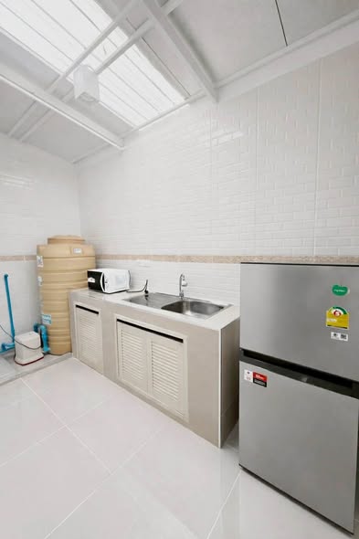 bathroom and kitchen of maple ราชมงคล คลอง 6