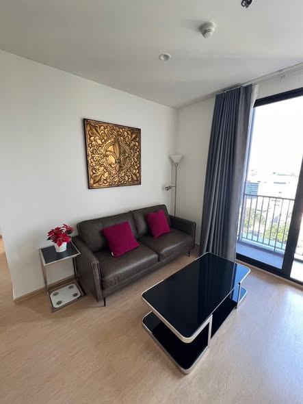 bedroom and living room of MARU Ekkamai 2