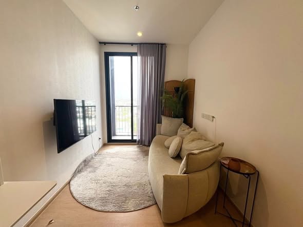 living room and bedroom of MARU Ekkamai 2