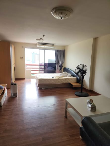 bedroom of Master View Executive Place
