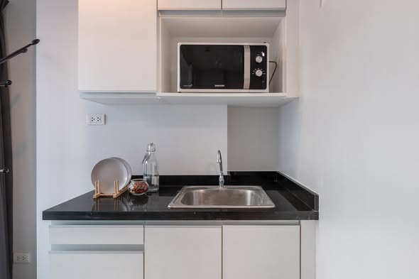 Max Condominium