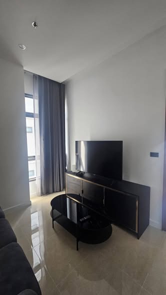 bedroom and living room of Mayfair Place Sukhumvit 50