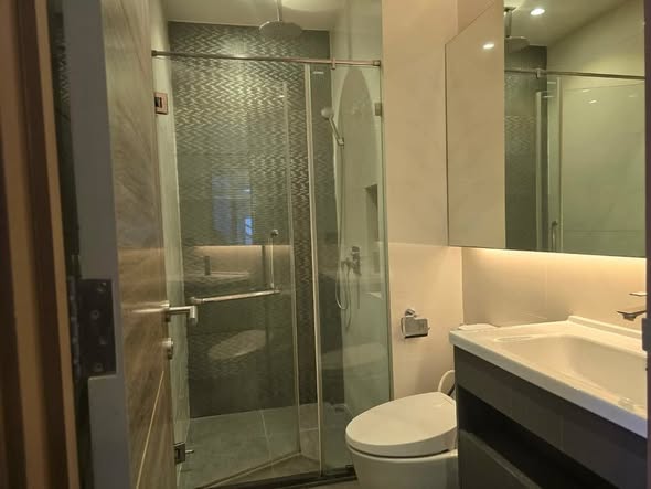 room interior of Mayfair Place Sukhumvit 50