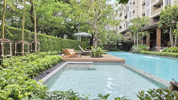 pool of Mekin Haus