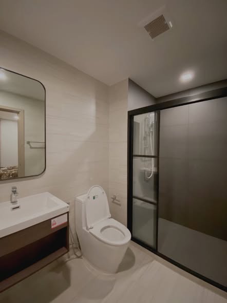 bathroom of Metris Lat Phrao