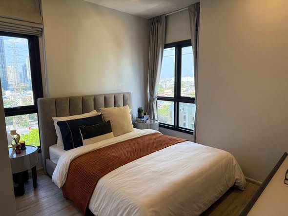 bedroom of Metris Lat Phrao