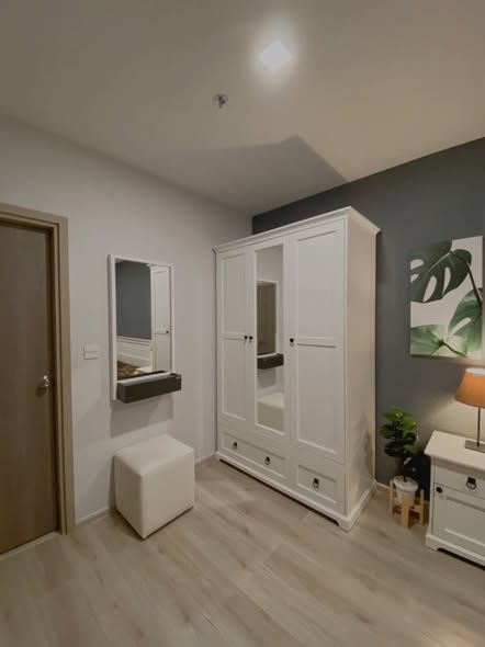 bedroom and room interior of Metris Lat Phrao