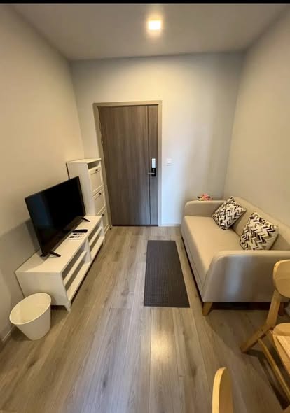 bedroom and room interior of Metris Lat Phrao
