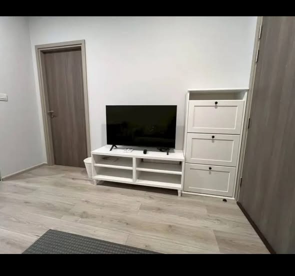 bedroom and room interior of Metris Lat Phrao
