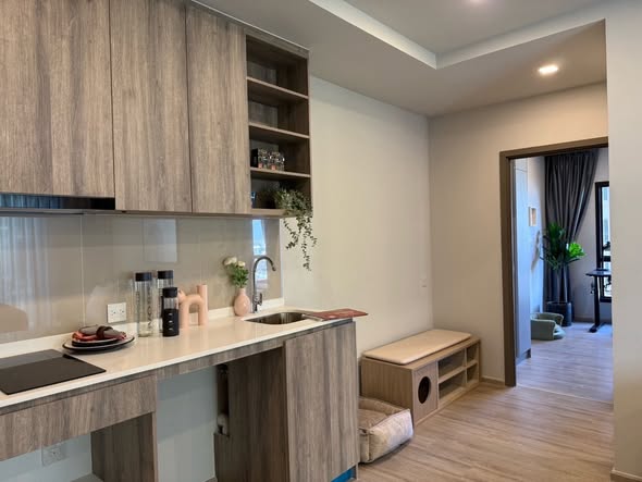 room interior and kitchen of Metris Lat Phrao