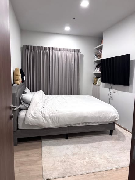bedroom and room interior of Metris Phatthanakan-Ekkamai