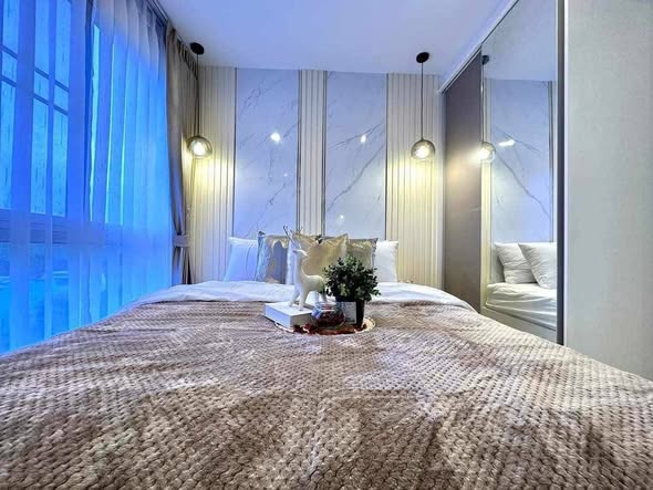 bedroom of Metro Luxe Kaset
