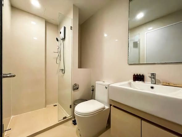 bathroom of Metro Luxe Ratchada