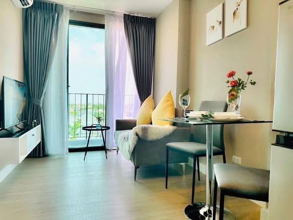 living room of Metro Luxe Riverfront Rattanathibet