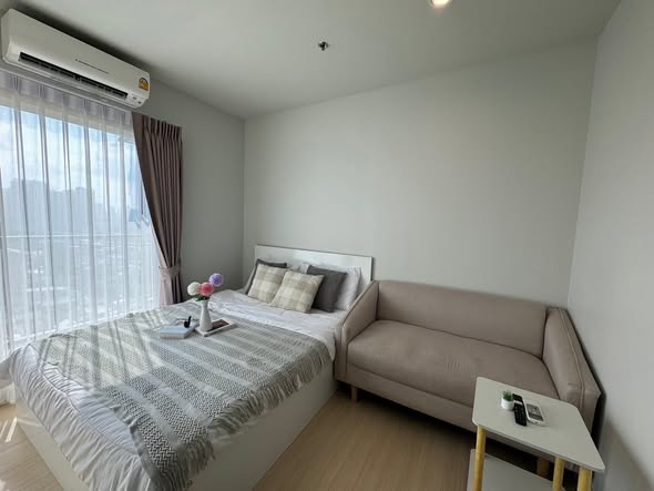 bedroom of Metro Sky Wutthakat