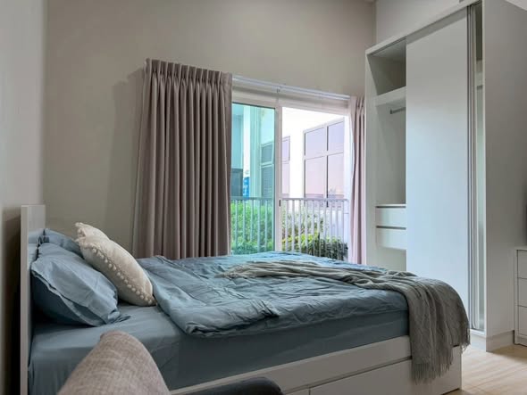 bedroom of Metro Sky Wutthakat