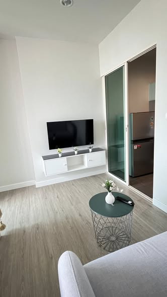 bedroom and living room of Metro Sky Wutthakat